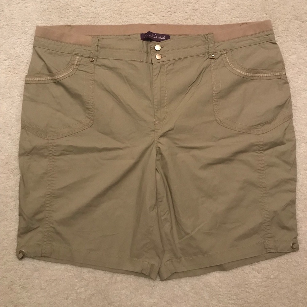 Size 24 woman’s Tan shorts